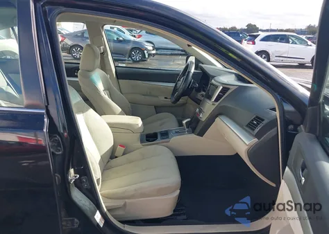 2010 Subaru Legacy 2.5I Premium из США, поврежденный, VIN 4S3BMBC69A3236929